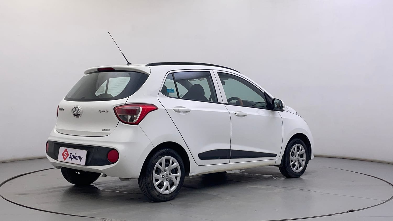 Used 2018 Hyundai Grand i10 Sportz (O) 1.2 Kappa VTVT Petrol Manual exterior RIGHT REAR CORNER VIEW