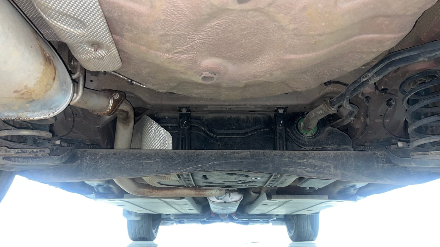 Used 2022 MG Motors Astor Savvy 1.3 Turbo AT S Red Petrol Automatic extra REAR UNDERBODY VIEW (TAKEN FROM REAR)