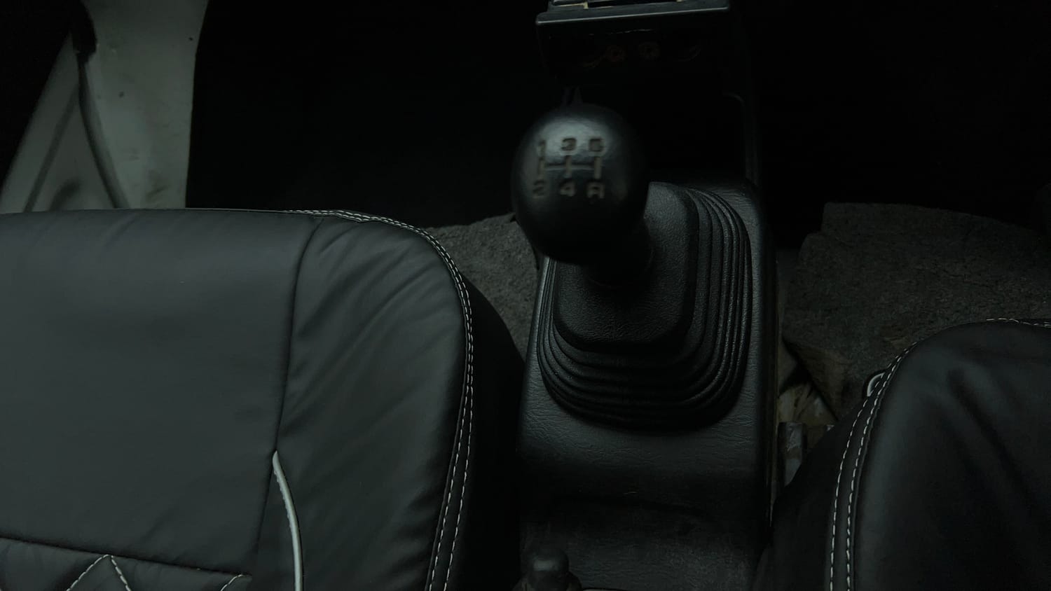 Used 2022 Maruti Suzuki Eeco 5 STR AC (O) Petrol Manual interior GEAR  KNOB VIEW