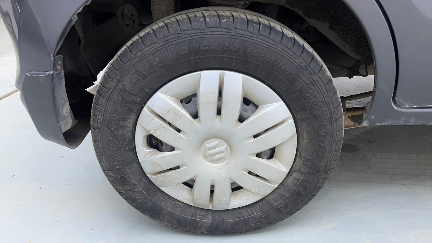 Used 2018 Maruti Suzuki Alto 800 LXi Petrol Manual tyres RIGHT REAR TYRE RIM VIEW