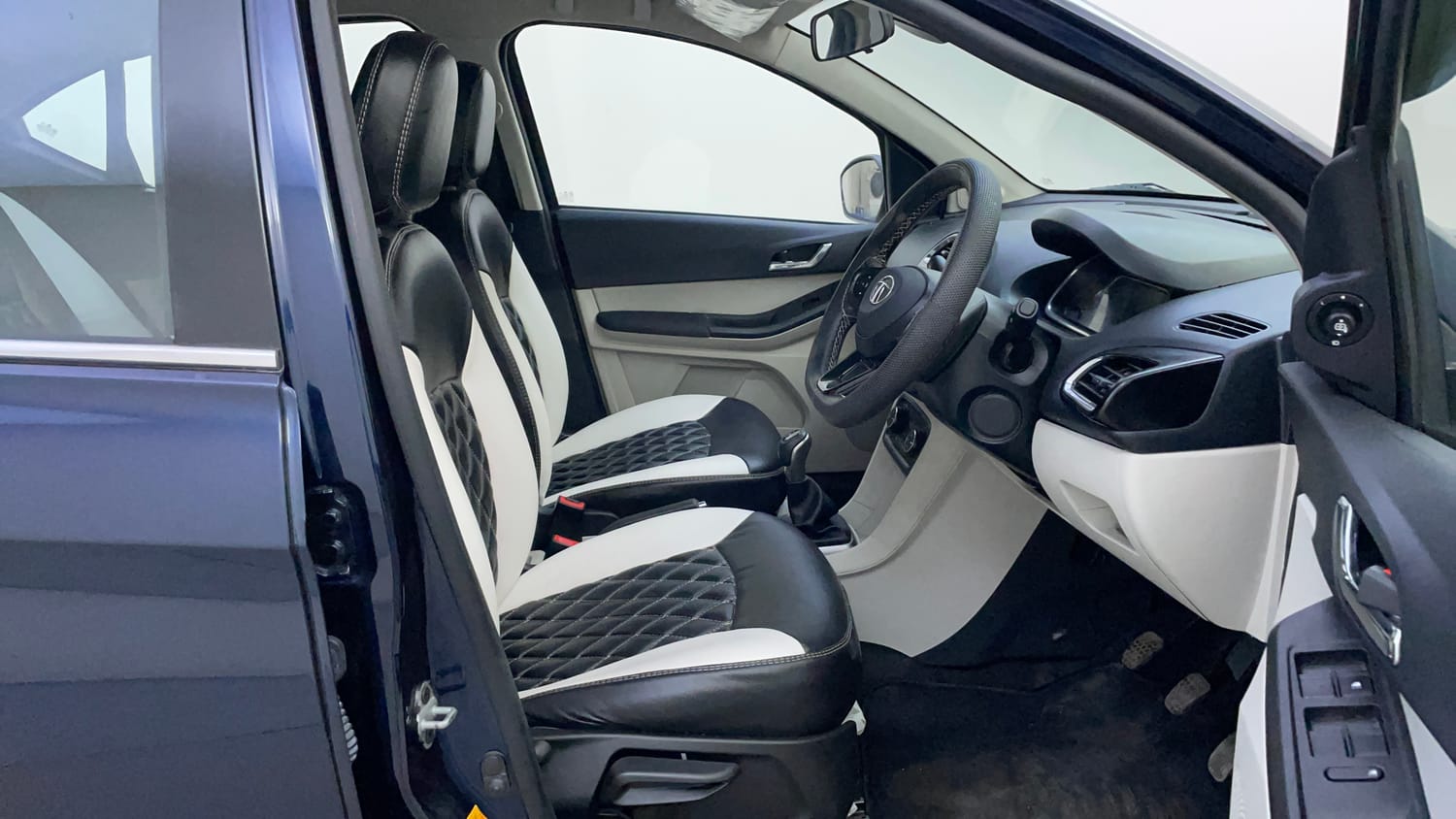 Used 2023 Tata Tigor XZ Plus Petrol Manual interior RIGHT SIDE FRONT DOOR CABIN VIEW