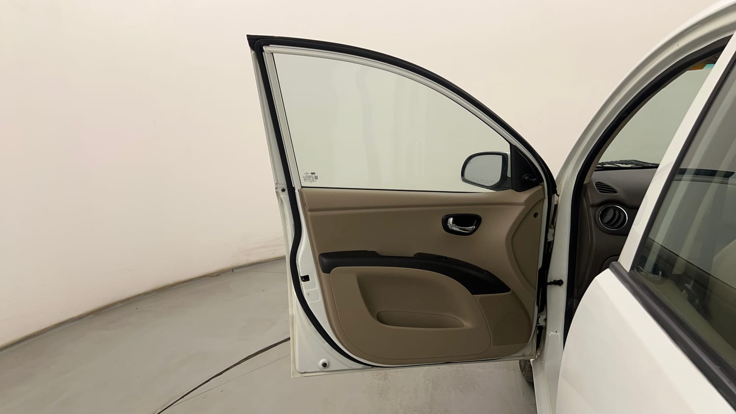 Used 2012 Hyundai i10 Magna 1.1 iRDE2 Petrol Manual interior LEFT FRONT DOOR OPEN VIEW