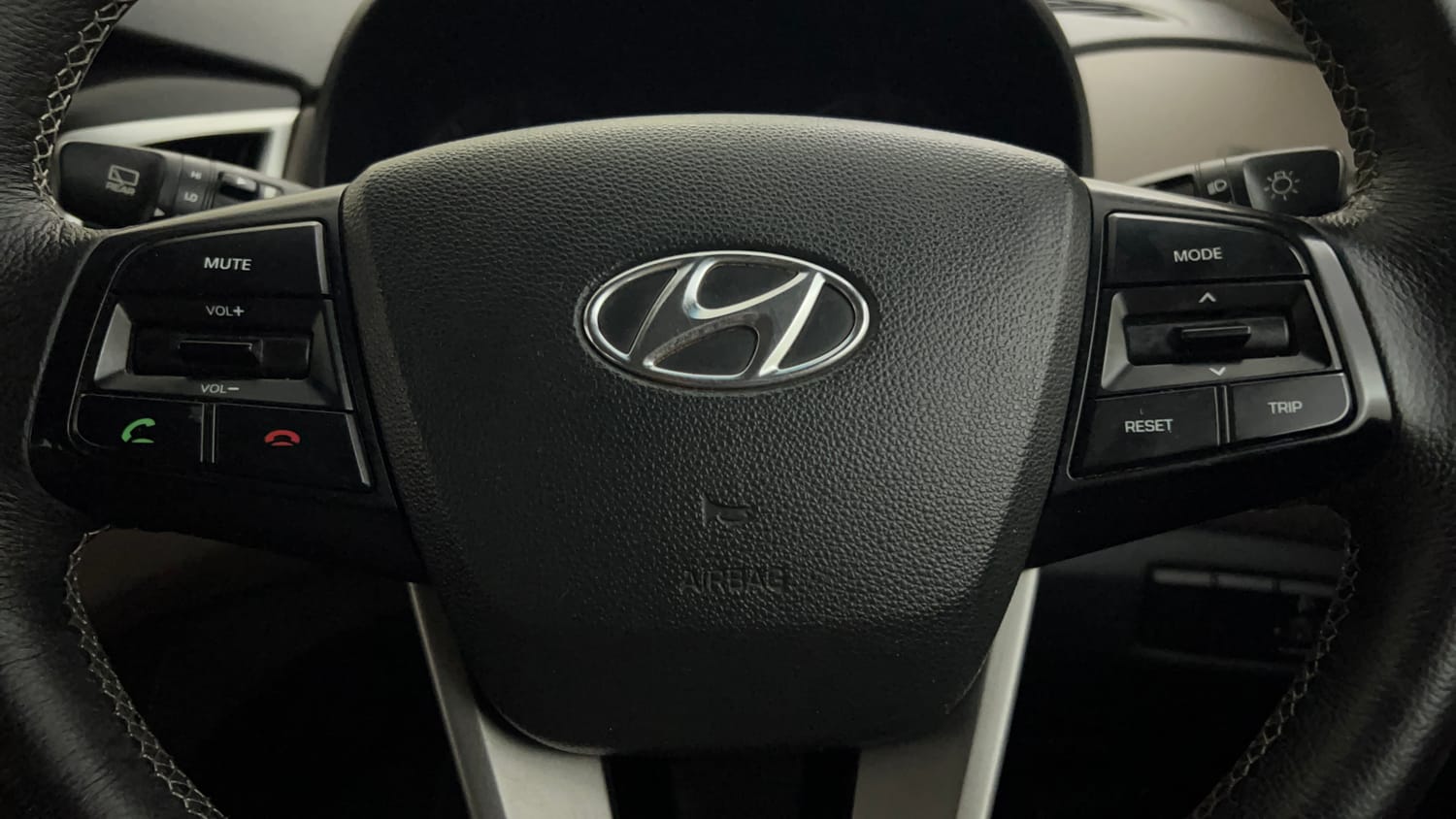 Used 2017 Hyundai Creta 1.6 SX Plus AT Diesel Automatic top_features Airbags