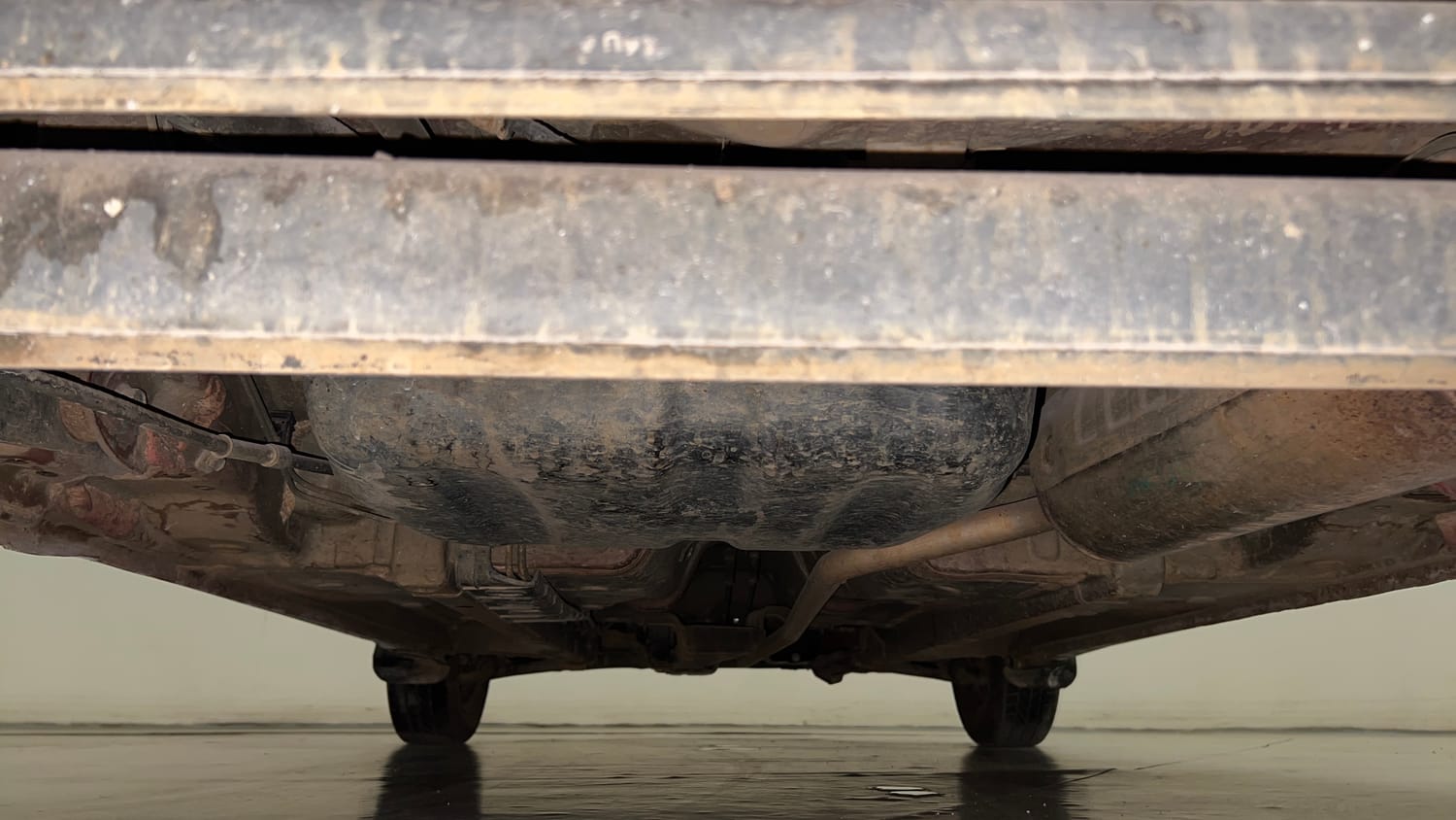 Used 2015 Hyundai Eon Magna + Petrol Manual extra REAR UNDERBODY VIEW (TAKEN FROM REAR)