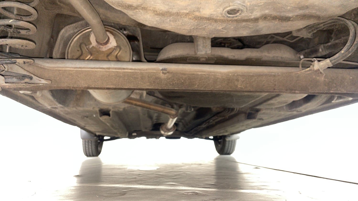 Used 2016 Renault Kwid RXT Petrol Manual extra REAR UNDERBODY VIEW (TAKEN FROM REAR)