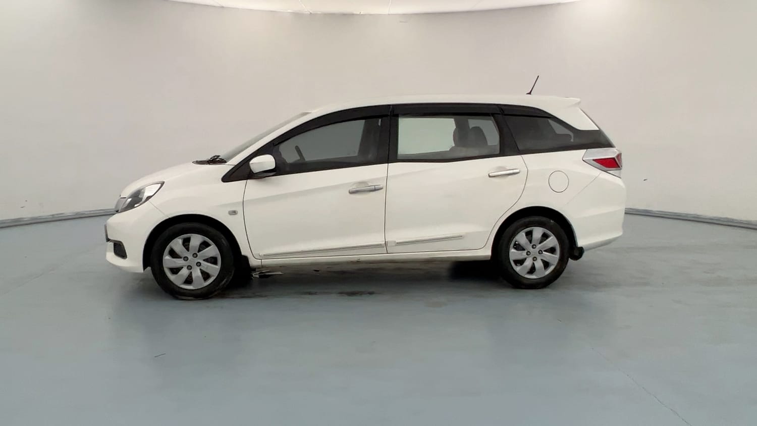 Used 2015 Honda Mobilio S Petrol Petrol Manual exterior LEFT SIDE VIEW