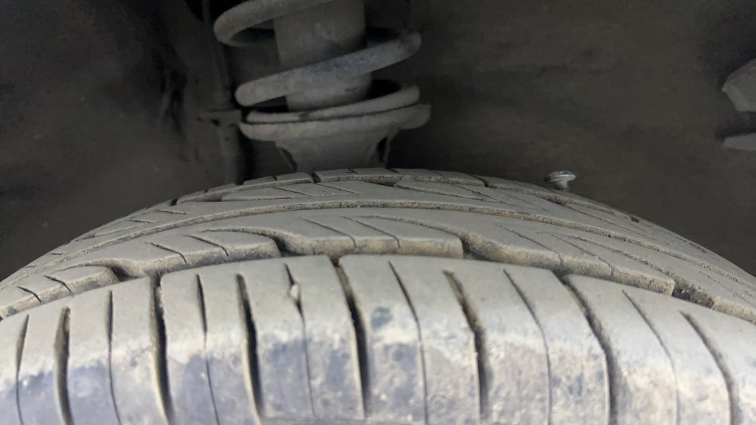 Used 2018 Maruti Suzuki Alto 800 LXi Petrol Manual tyres RIGHT FRONT TYRE TREAD VIEW