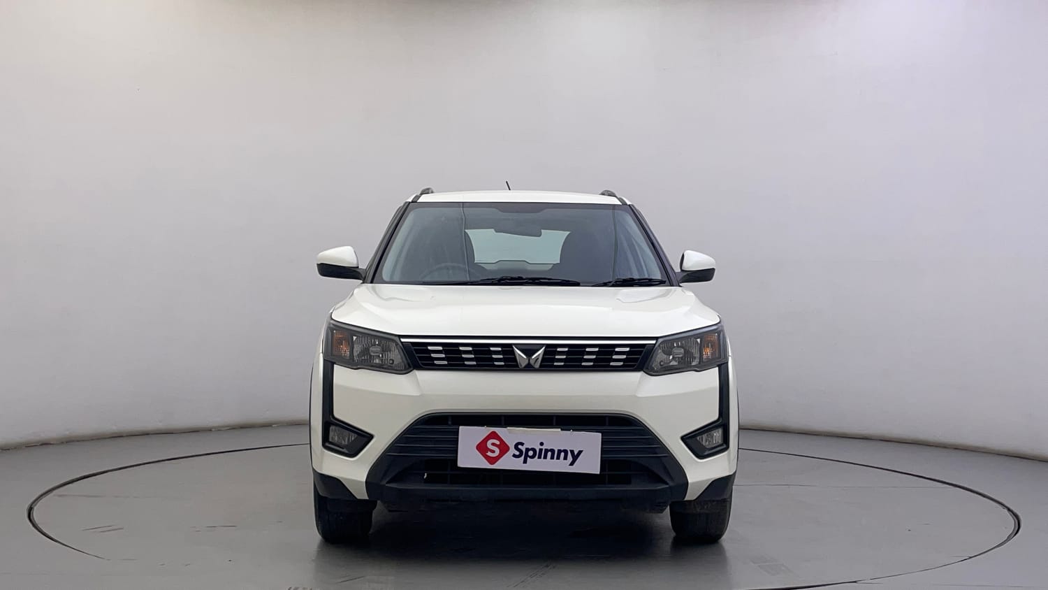 Used 2023 Mahindra XUV 300 W6 1.2 Petrol AMT Petrol Automatic exterior FRONT VIEW