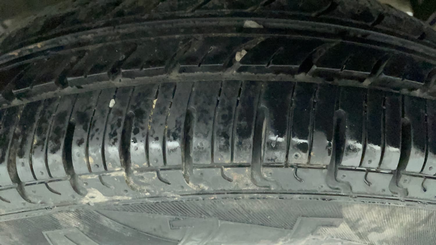 Used 2018 Renault Kwid RXT Petrol Manual tyres LEFT REAR TYRE TREAD VIEW