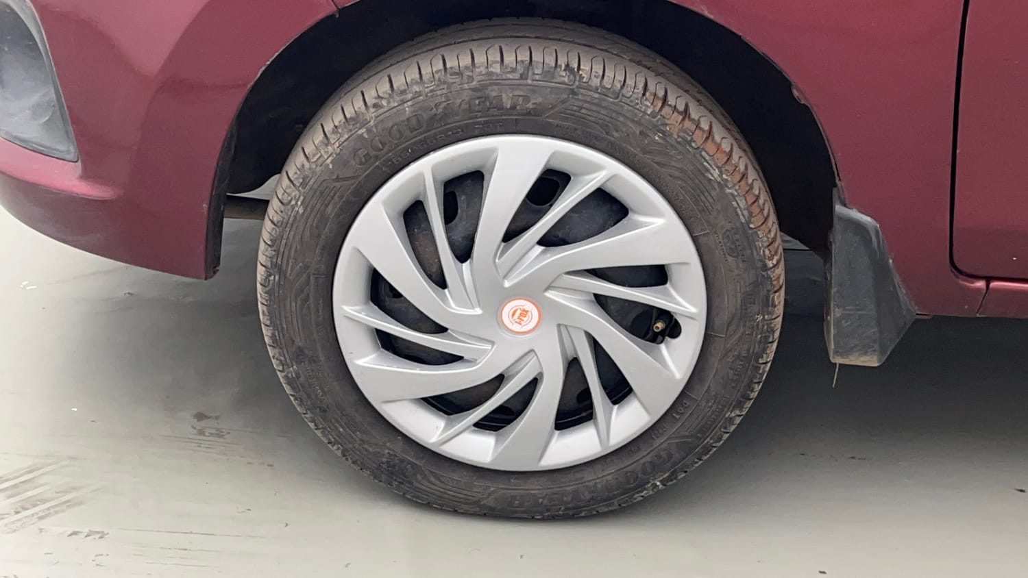 Used 2016 Maruti Suzuki Alto K10 VXi AMT Petrol Automatic tyres LEFT FRONT TYRE RIM VIEW