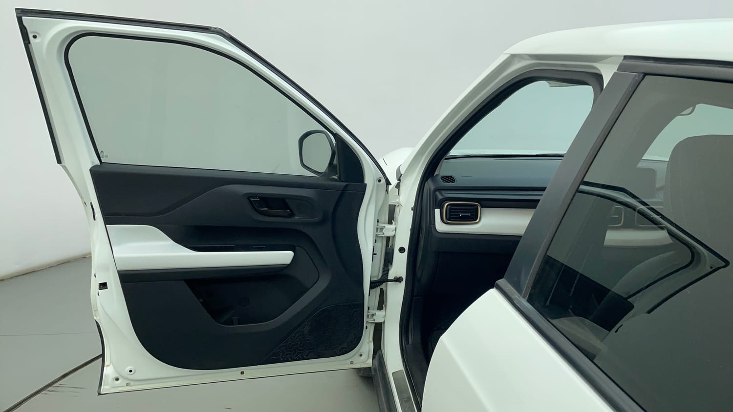 Used 2022 Tata Punch Accomplished MT Petrol Manual interior LEFT FRONT DOOR OPEN VIEW