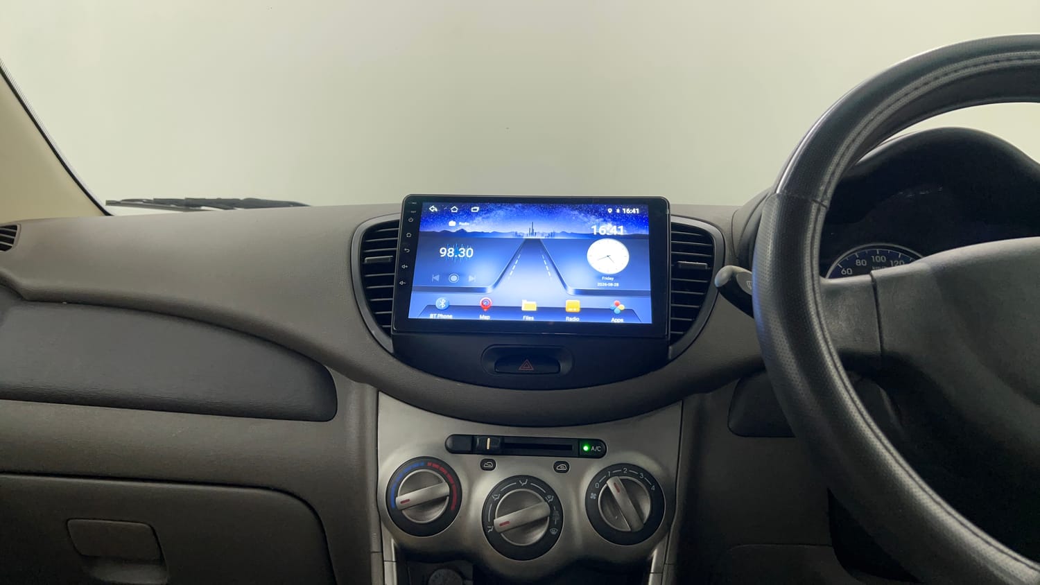 Used 2012 Hyundai i10 Magna 1.1 iRDE2 Petrol Manual interior MUSIC SYSTEM & AC CONTROL VIEW