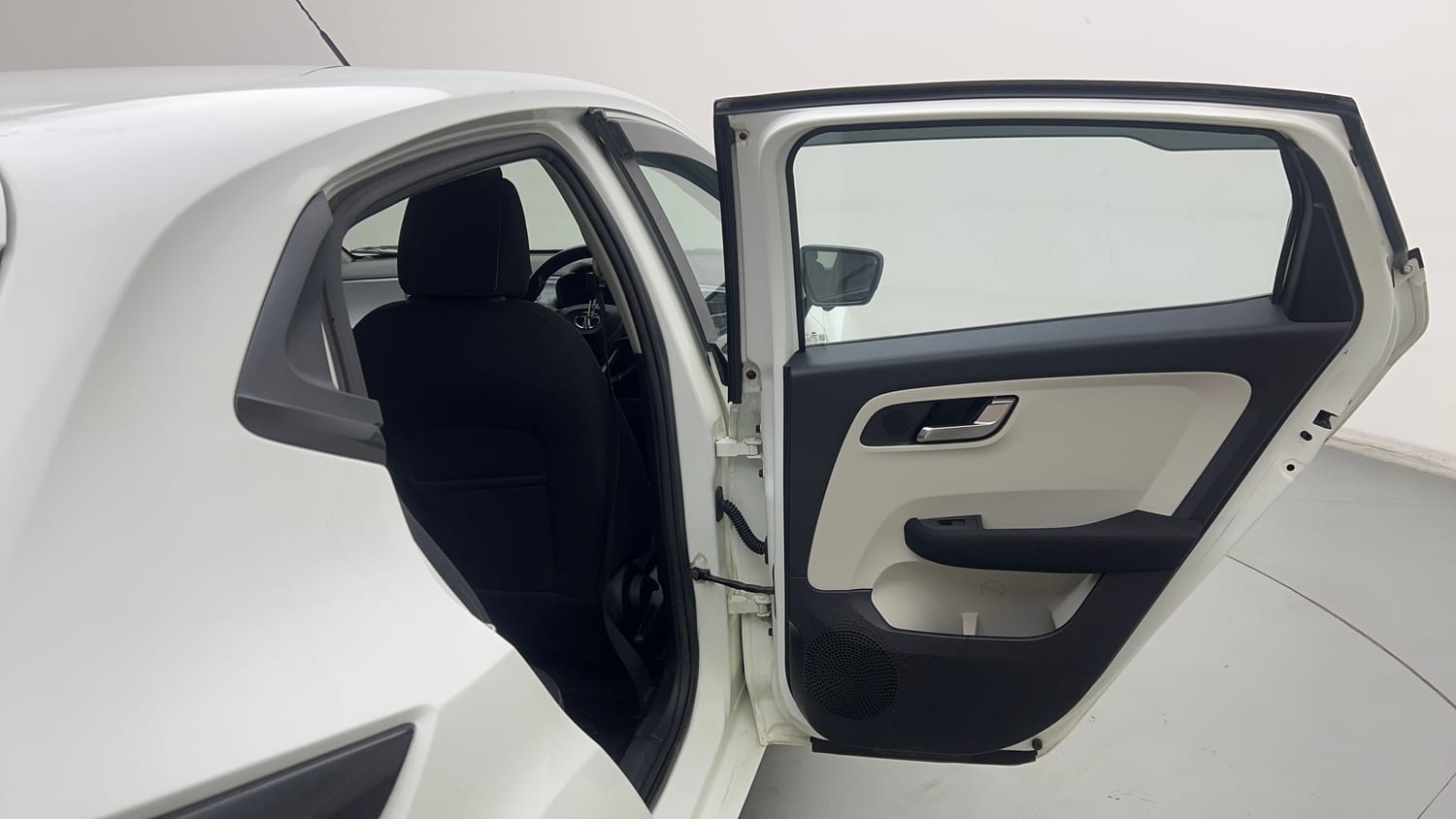 Used 2022 Tata Altroz XZA Petrol Petrol Automatic interior RIGHT REAR DOOR OPEN VIEW