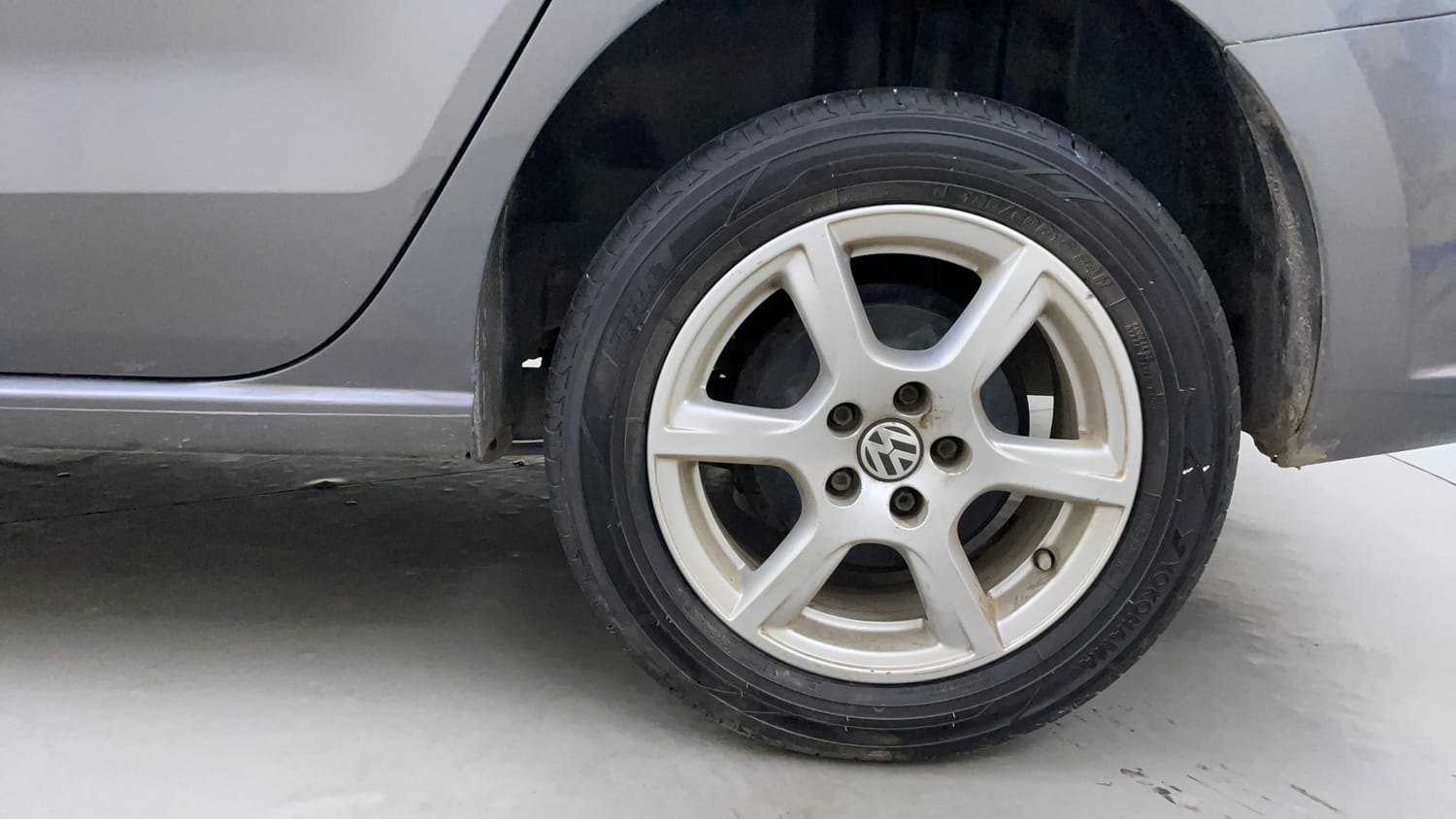 Used 2014 Volkswagen Vento Highline Petrol Petrol Manual tyres LEFT REAR TYRE RIM VIEW