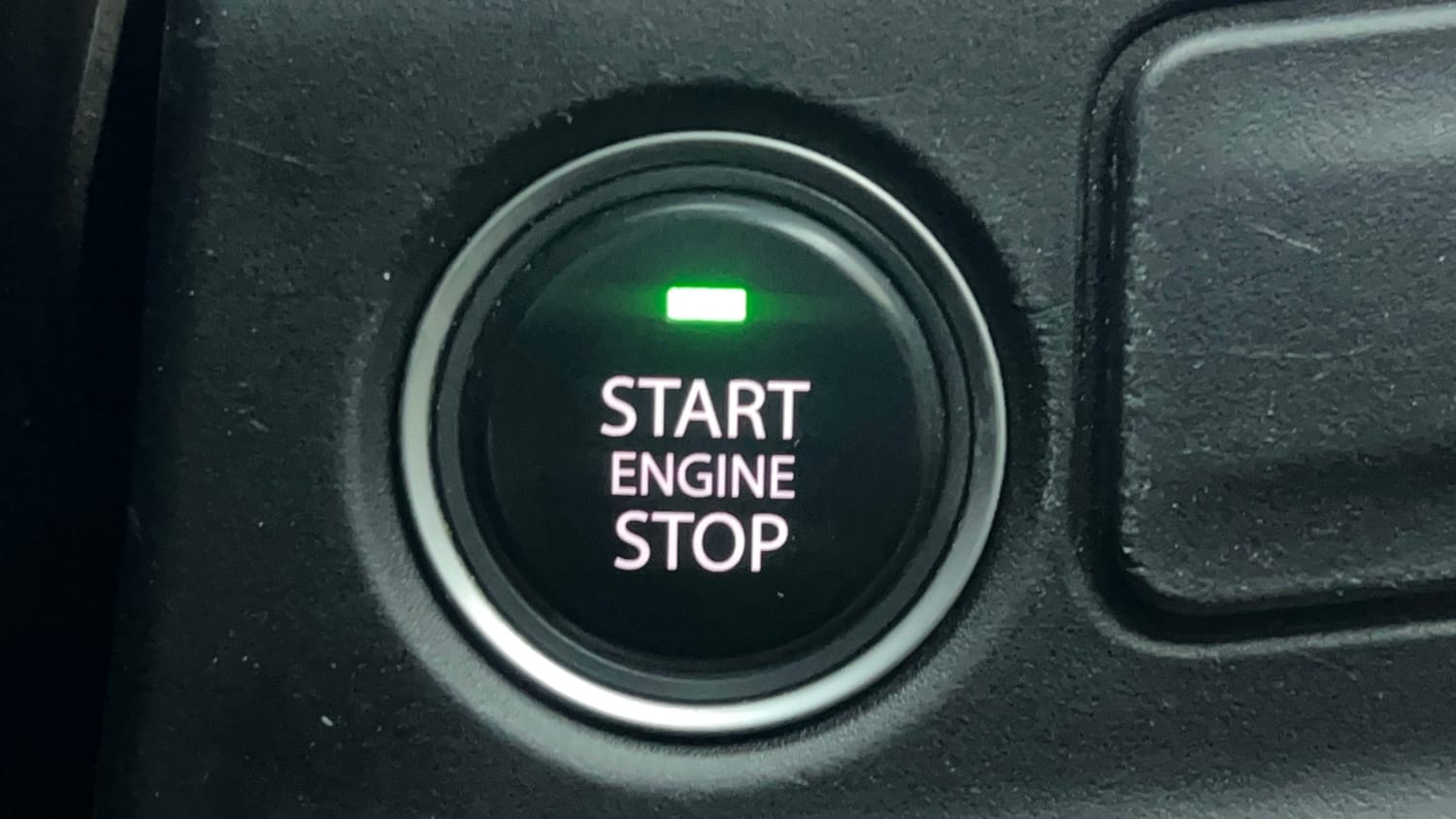 Used 2022 Tata Altroz XZA Petrol Petrol Automatic top_features Keyless start