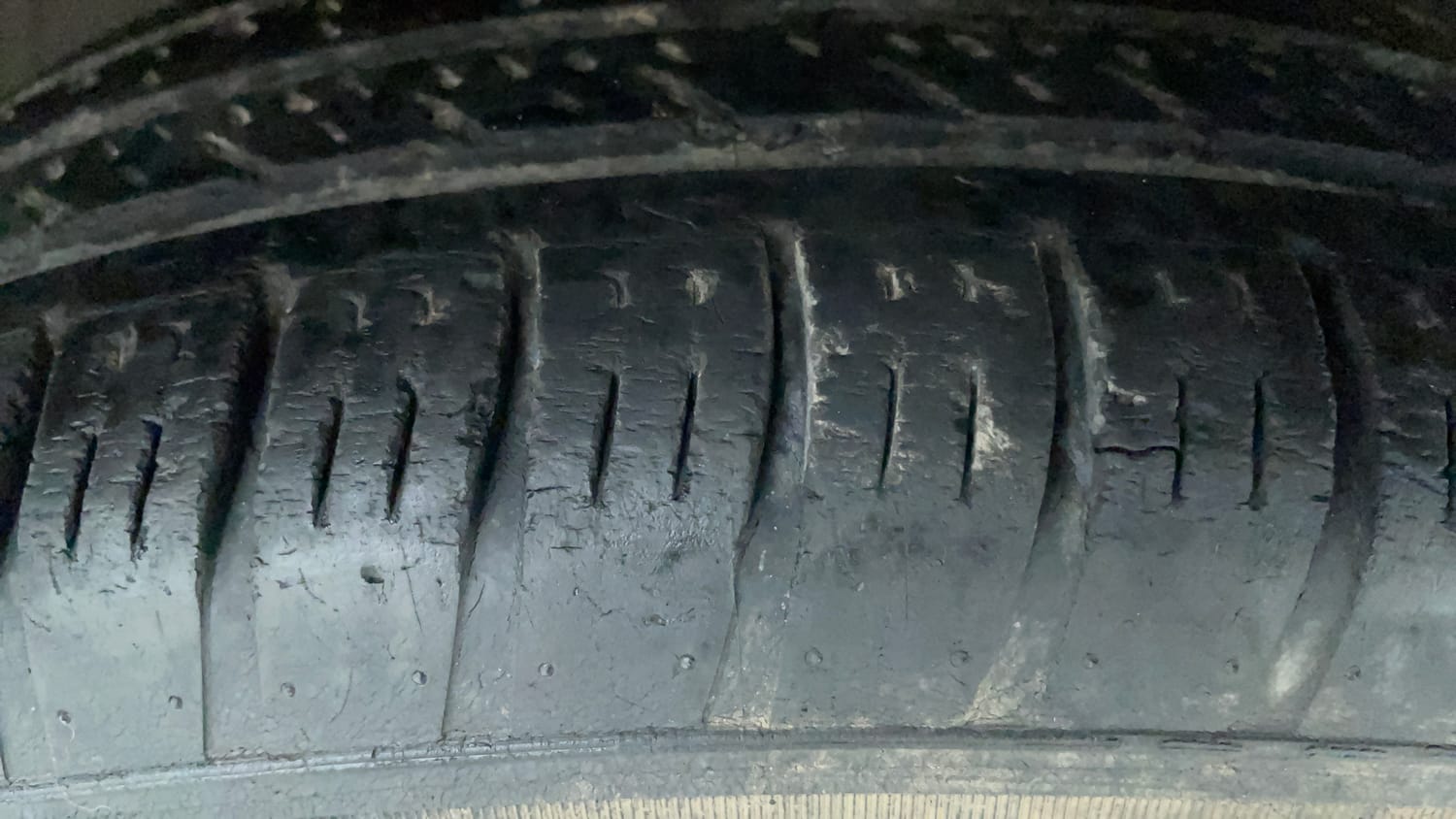 Used 2018 Maruti Suzuki Swift VXi Petrol Manual tyres RIGHT FRONT TYRE TREAD VIEW