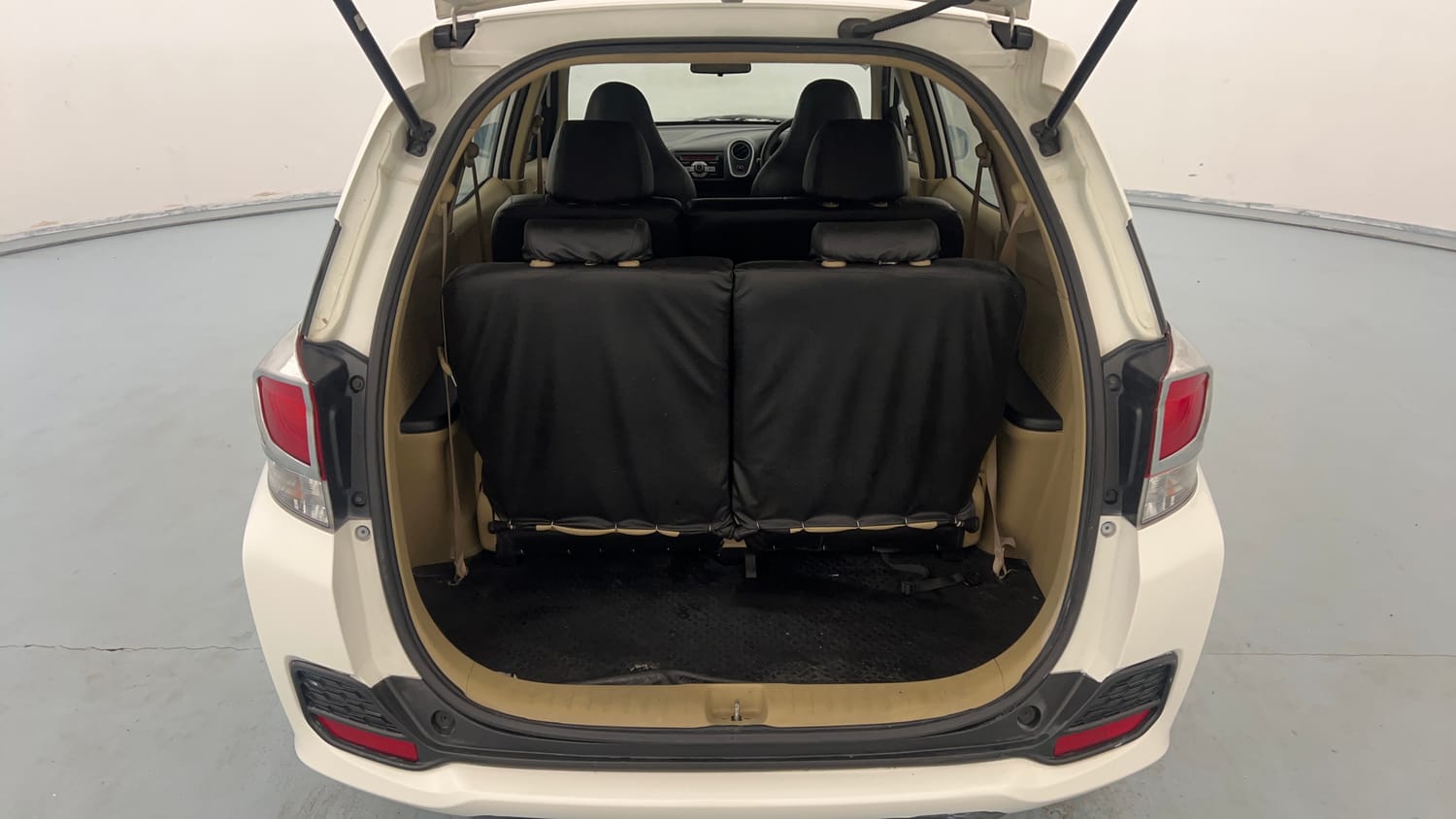 Used 2015 Honda Mobilio S Petrol Petrol Manual interior DICKY INSIDE VIEW