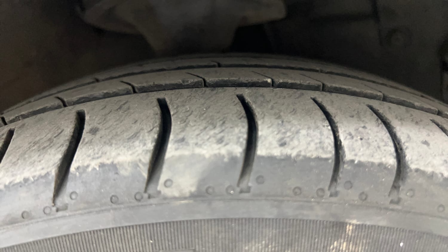Used 2016 Hyundai Eon Magna Petrol Manual tyres RIGHT FRONT TYRE TREAD VIEW