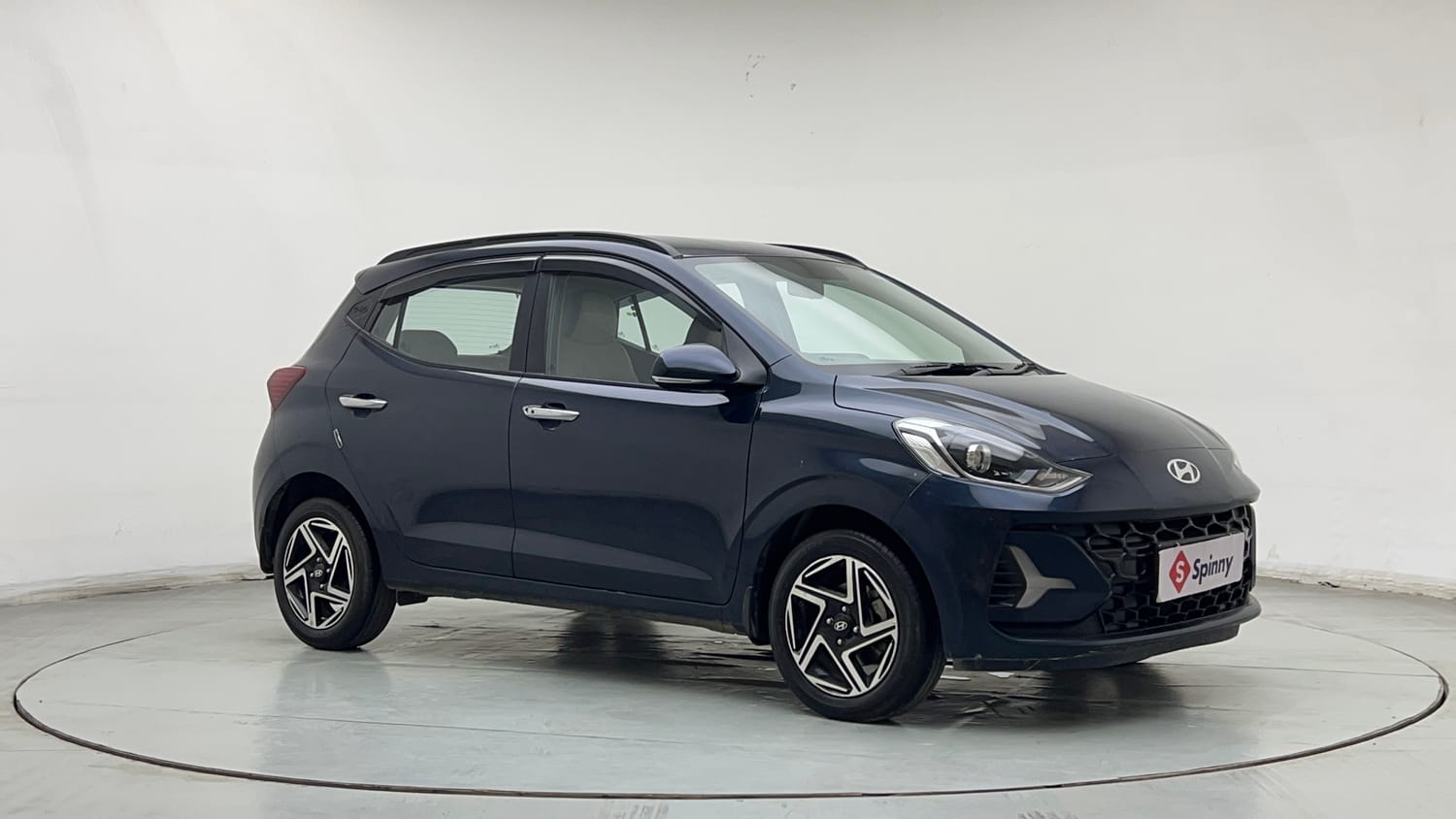 Used 2025 Hyundai Grand i10 Nios Sportz (O) 1.2 Kappa VTVT Petrol Manual exterior RIGHT FRONT CORNER VIEW