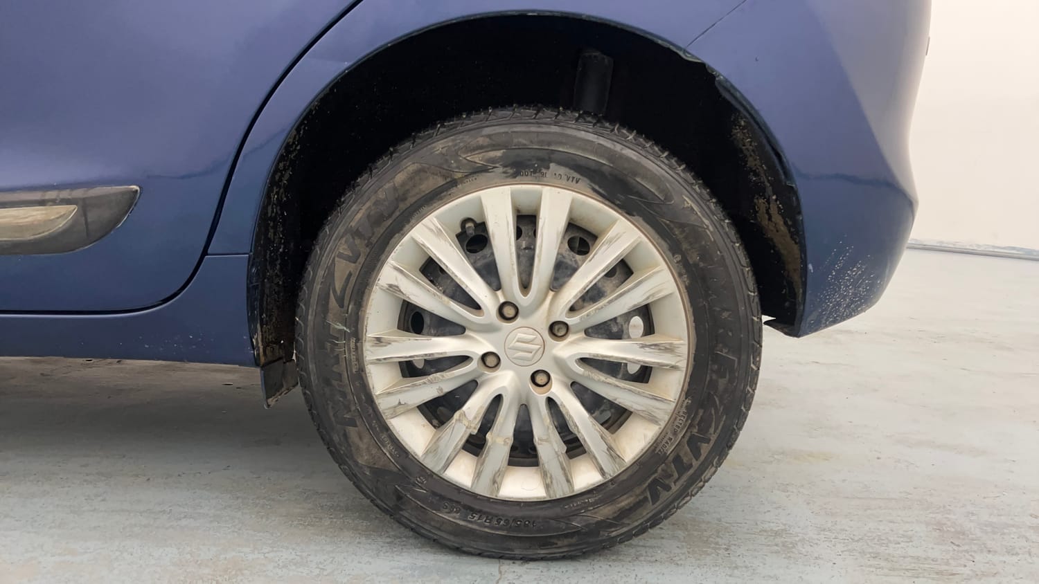 Used 2019 Maruti Suzuki Baleno Delta Automatic Petrol Automatic tyres LEFT REAR TYRE RIM VIEW