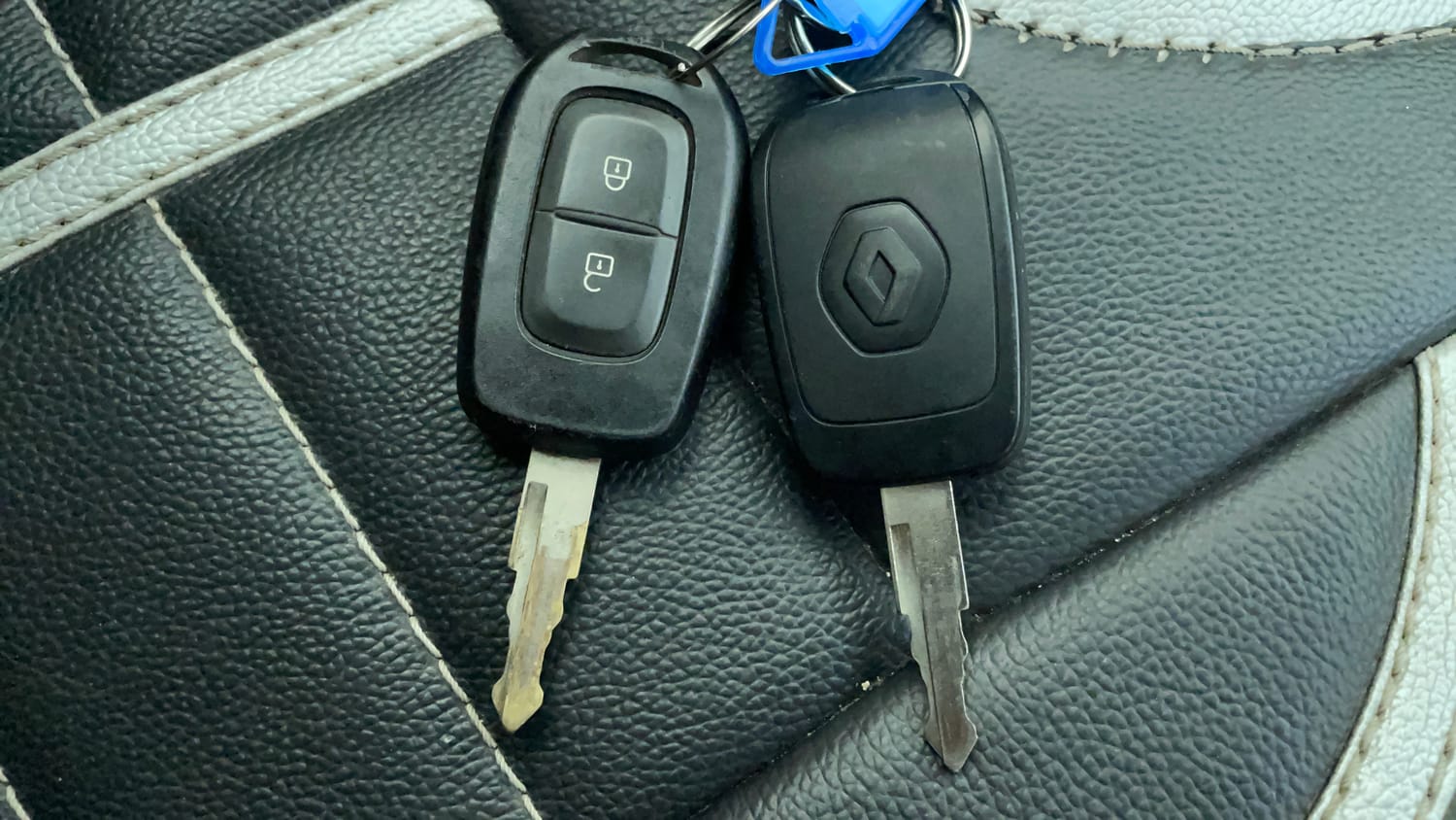 Used 2018 Renault Kwid RXT Petrol Manual extra CAR KEY VIEW
