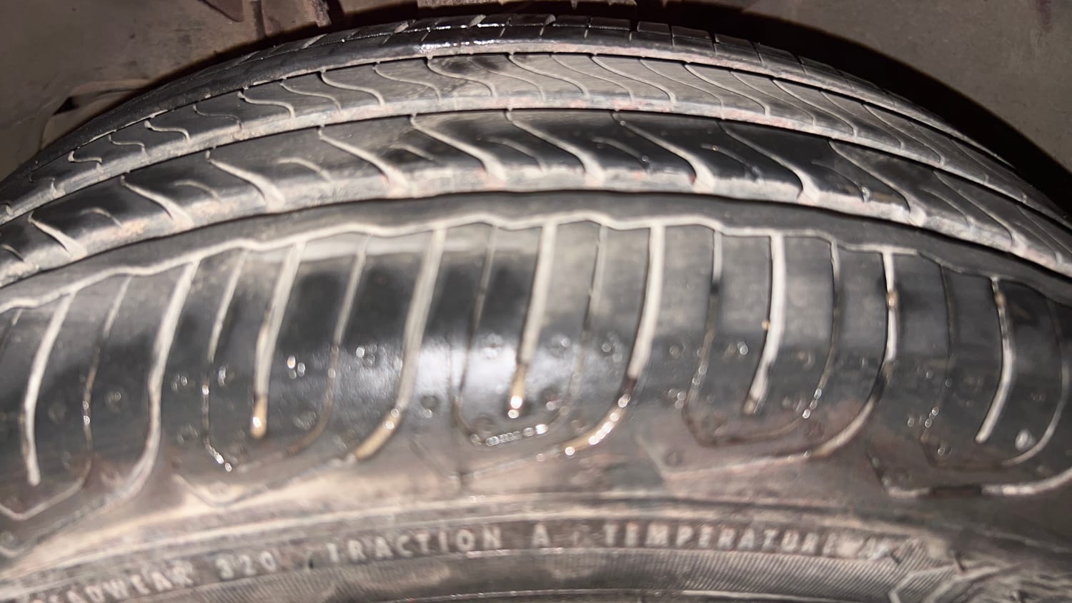 Used 2018 Tata Tiago Revotron XZA Petrol Automatic tyres LEFT FRONT TYRE TREAD VIEW
