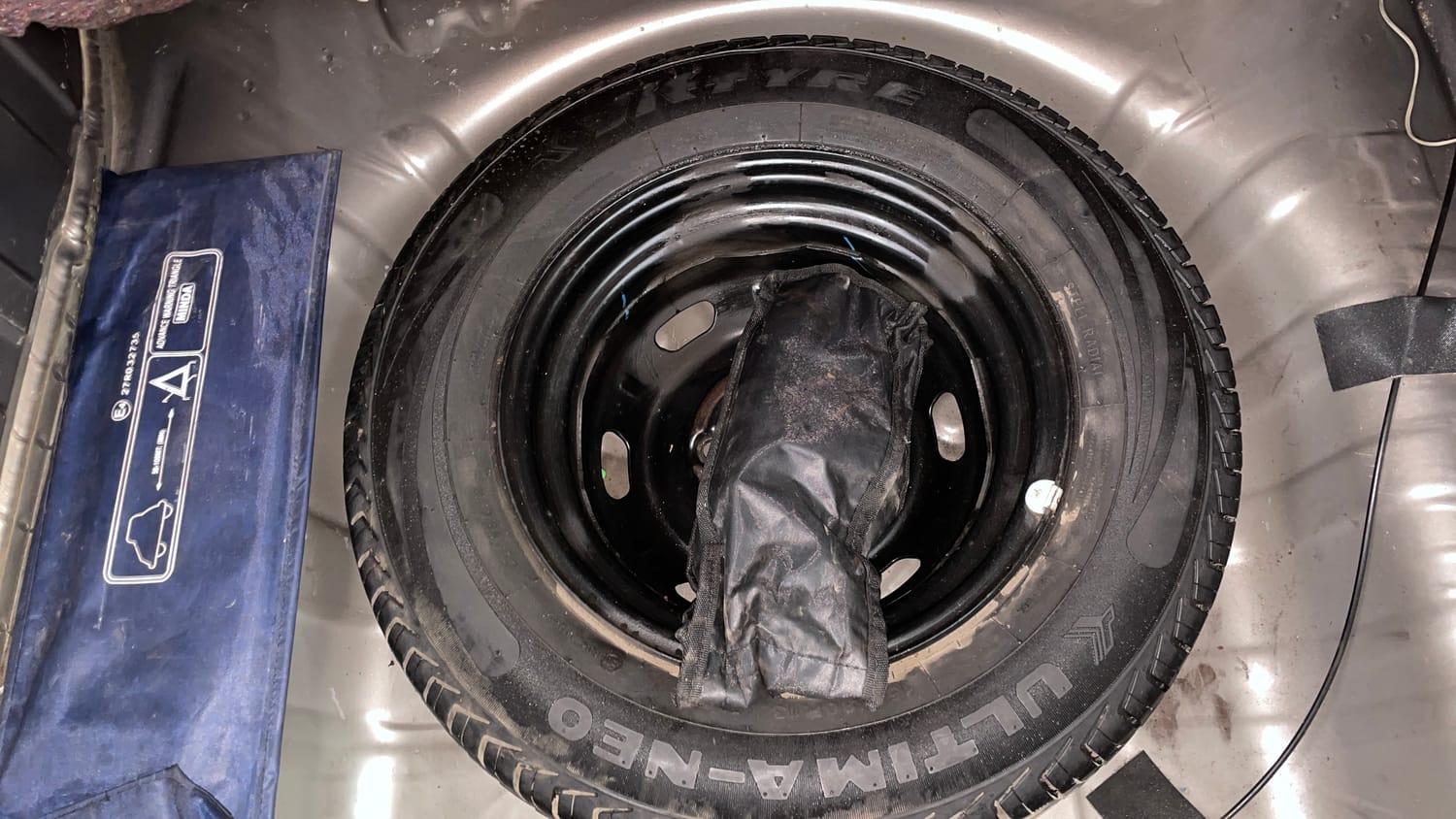 Used 2016 Renault Kwid RXT Petrol Manual tyres SPARE TYRE VIEW