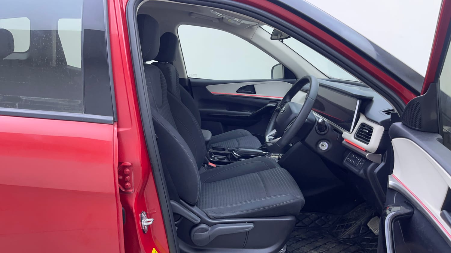 Used 2024 Mahindra XUV700 AX 5 Petrol AT 5 STR Petrol Automatic interior RIGHT SIDE FRONT DOOR CABIN VIEW