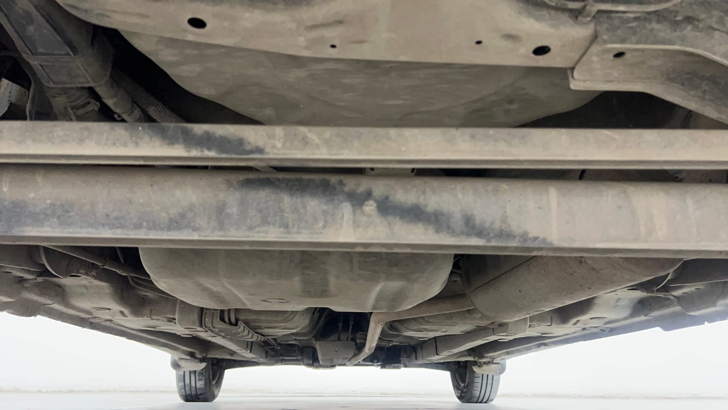 Used 2016 Hyundai Eon Magna Petrol Manual extra REAR UNDERBODY VIEW (TAKEN FROM REAR)