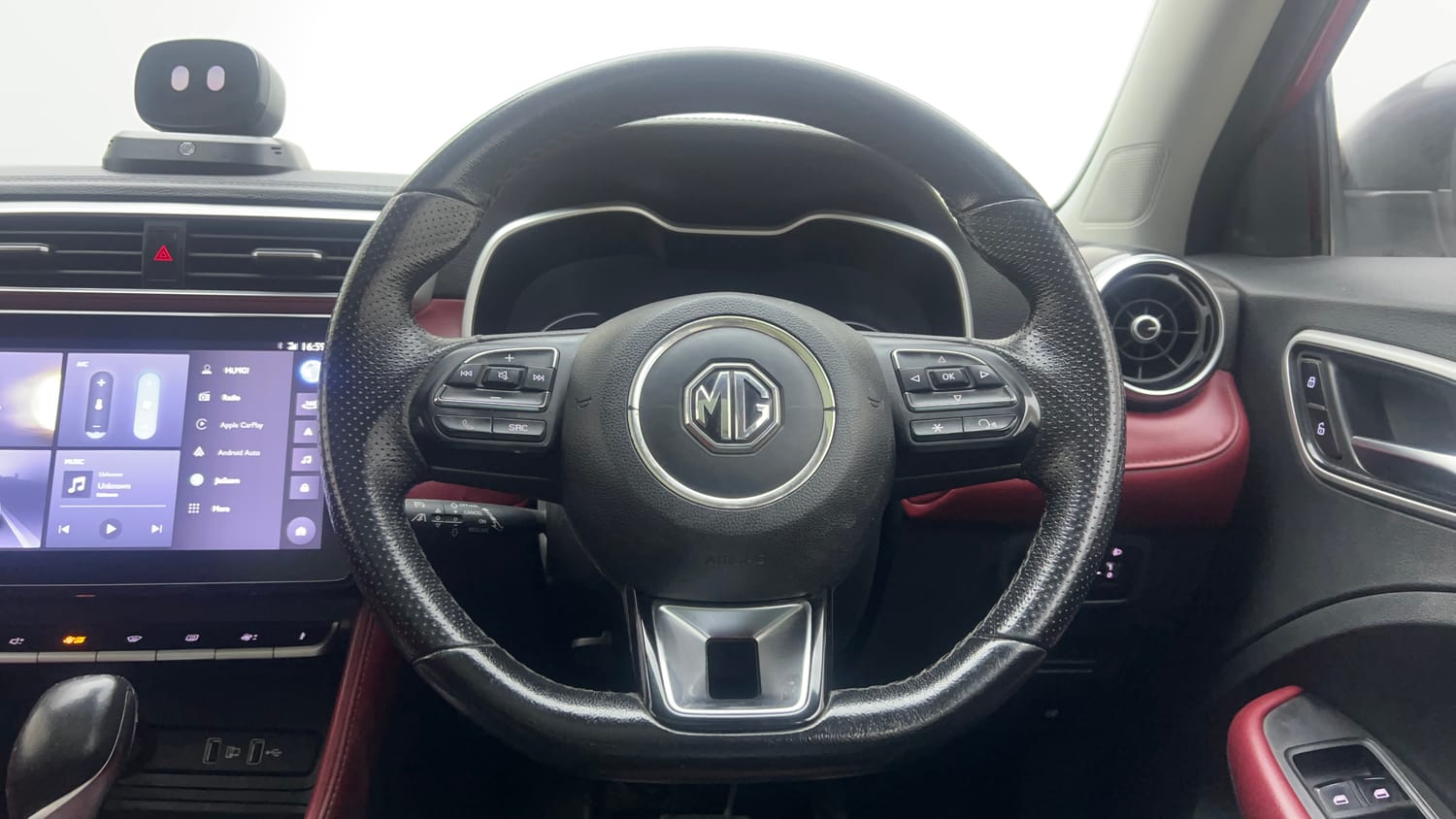 Used 2022 MG Motors Astor Savvy 1.3 Turbo AT S Red Petrol Automatic interior STEERING VIEW