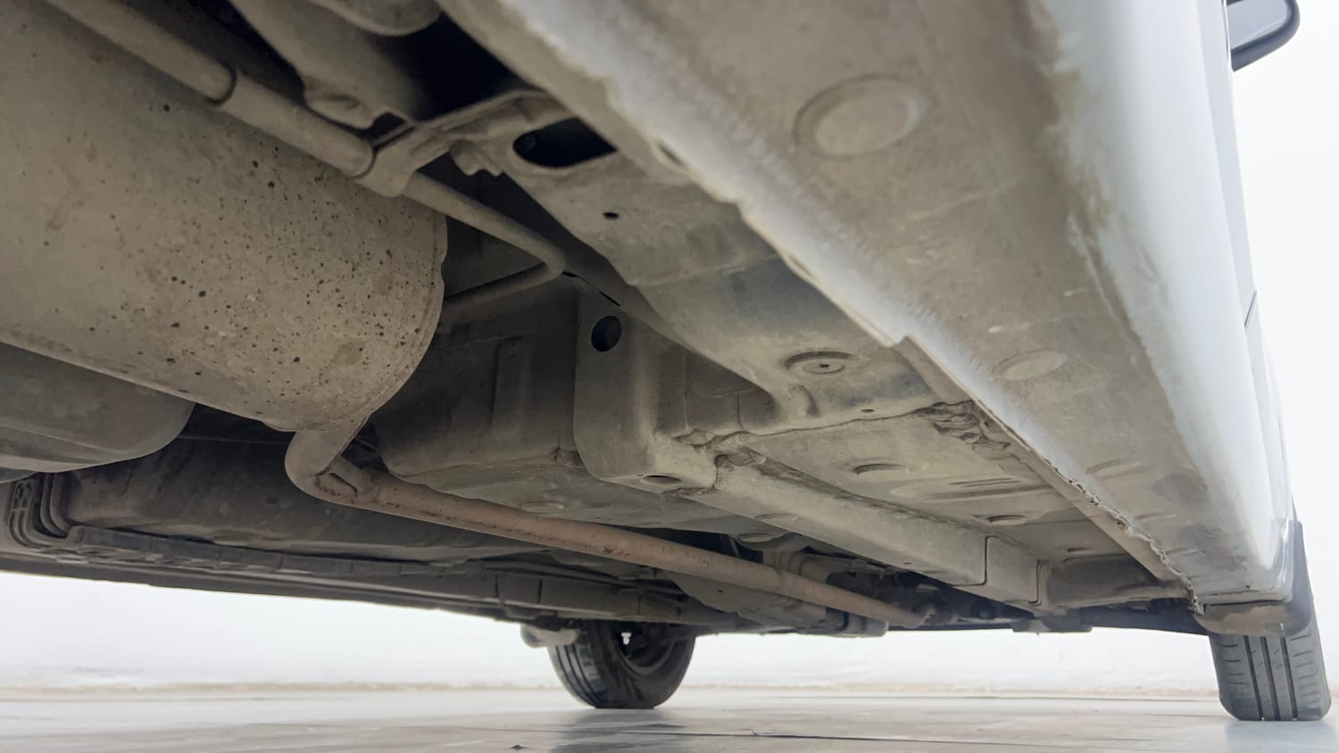 Used 2016 Hyundai Eon Magna Petrol Manual extra REAR RIGHT UNDERBODY VIEW