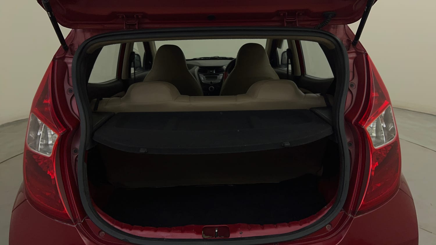 Used 2015 Hyundai Eon Magna + Petrol Manual interior DICKY INSIDE VIEW