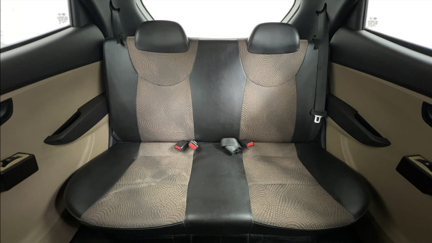 Used 2016 Hyundai Eon Magna Petrol Manual interior REAR SEAT CONDITION VIEW