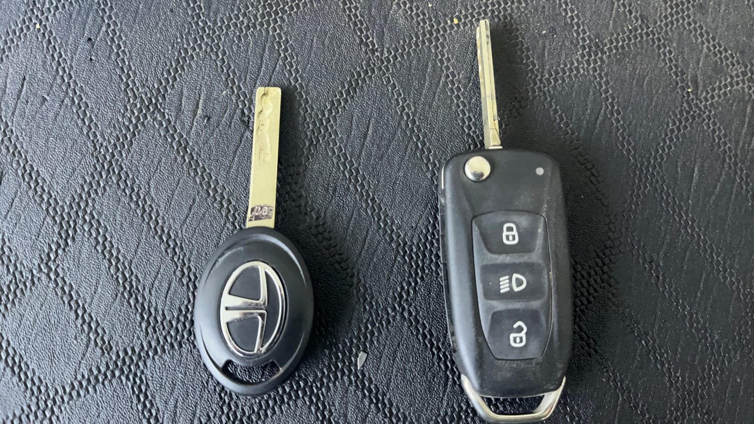 Used 2023 Tata Punch Adventure AMT Petrol Automatic extra CAR KEY VIEW