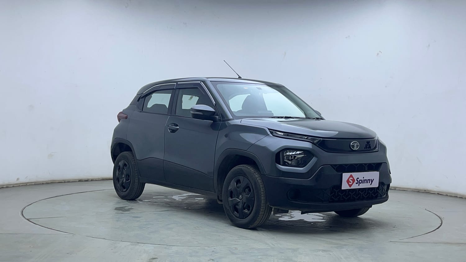Used 2023 Tata Punch Adventure AMT Petrol Automatic exterior RIGHT FRONT CORNER VIEW