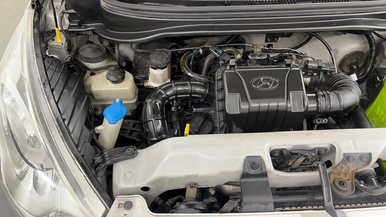 Used 2016 Hyundai Eon Magna Petrol Manual engine ENGINE RIGHT SIDE VIEW