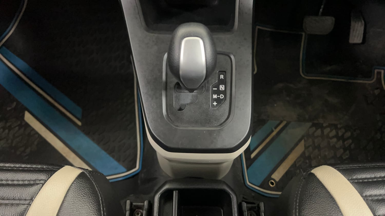 Used 2024 Maruti Suzuki Wagon R VXI 1.0 AGS Petrol Automatic interior GEAR  KNOB VIEW
