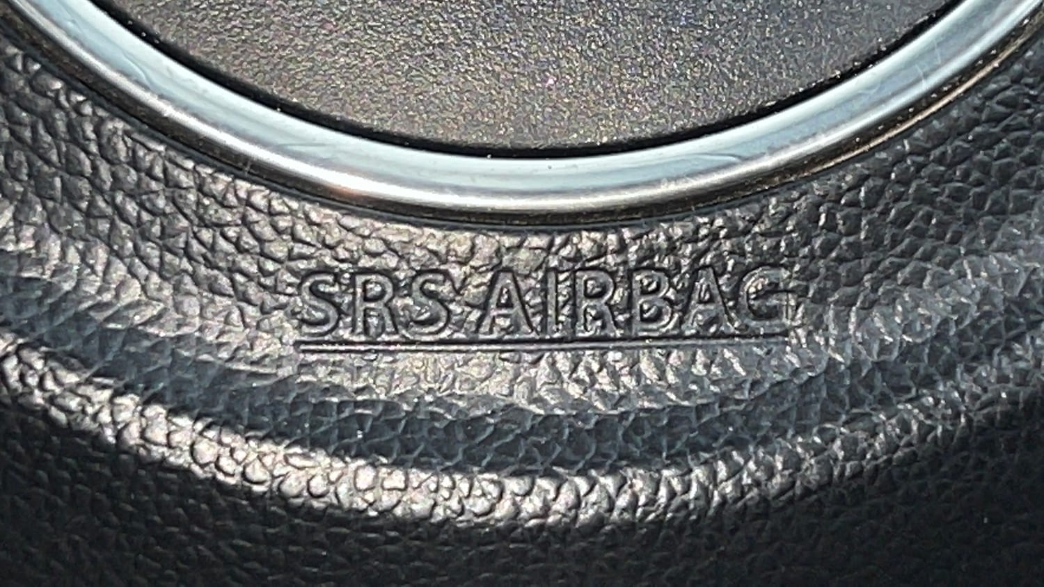Used 2023 Maruti Suzuki XL6 Zeta AT Petrol Petrol Automatic top_features Airbags