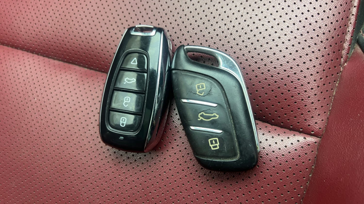 Used 2022 MG Motors Astor Savvy 1.3 Turbo AT S Red Petrol Automatic extra CAR KEY VIEW