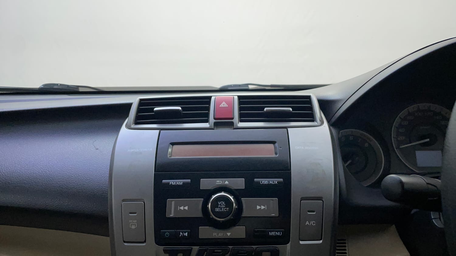 Used 2012 Honda City 1.5 S MT Petrol Manual top_features Integrated (in-dash) music system