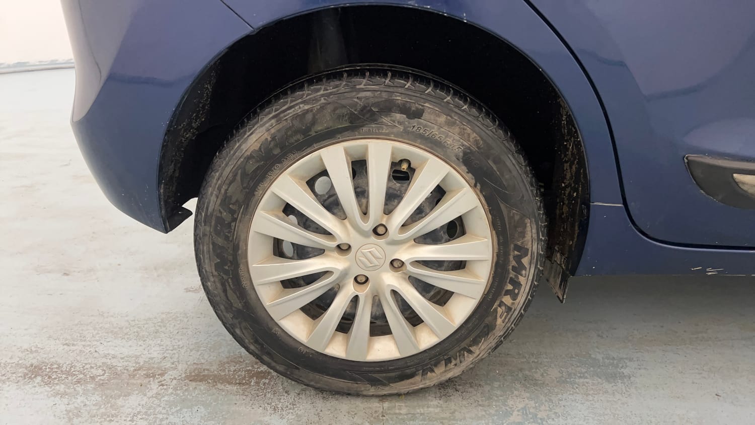 Used 2019 Maruti Suzuki Baleno Delta Automatic Petrol Automatic tyres RIGHT REAR TYRE RIM VIEW