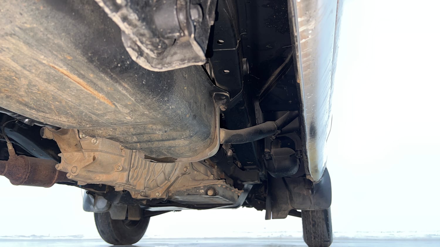 Used 2022 Maruti Suzuki Eeco 5 STR AC (O) Petrol Manual extra REAR RIGHT UNDERBODY VIEW