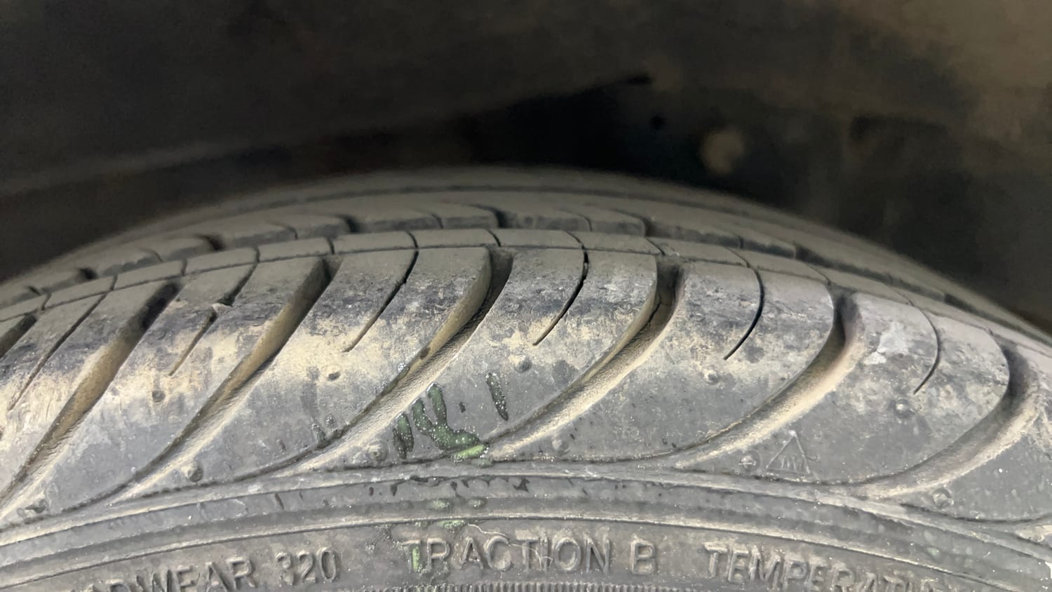Used 2016 Hyundai Eon Magna Petrol Manual tyres RIGHT REAR TYRE TREAD VIEW