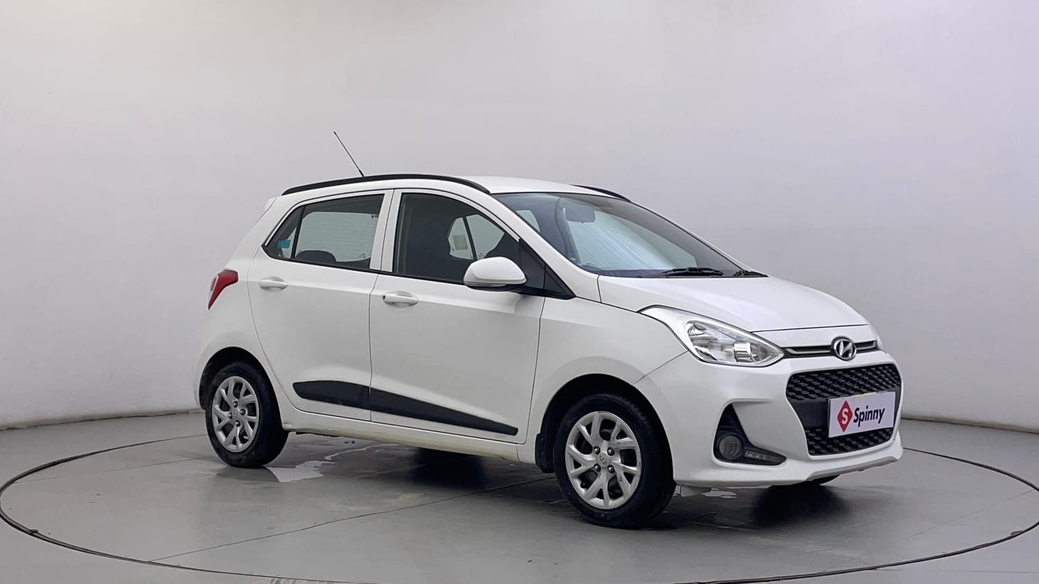 Used 2018 Hyundai Grand i10 Sportz (O) 1.2 Kappa VTVT Petrol Manual exterior RIGHT FRONT CORNER VIEW
