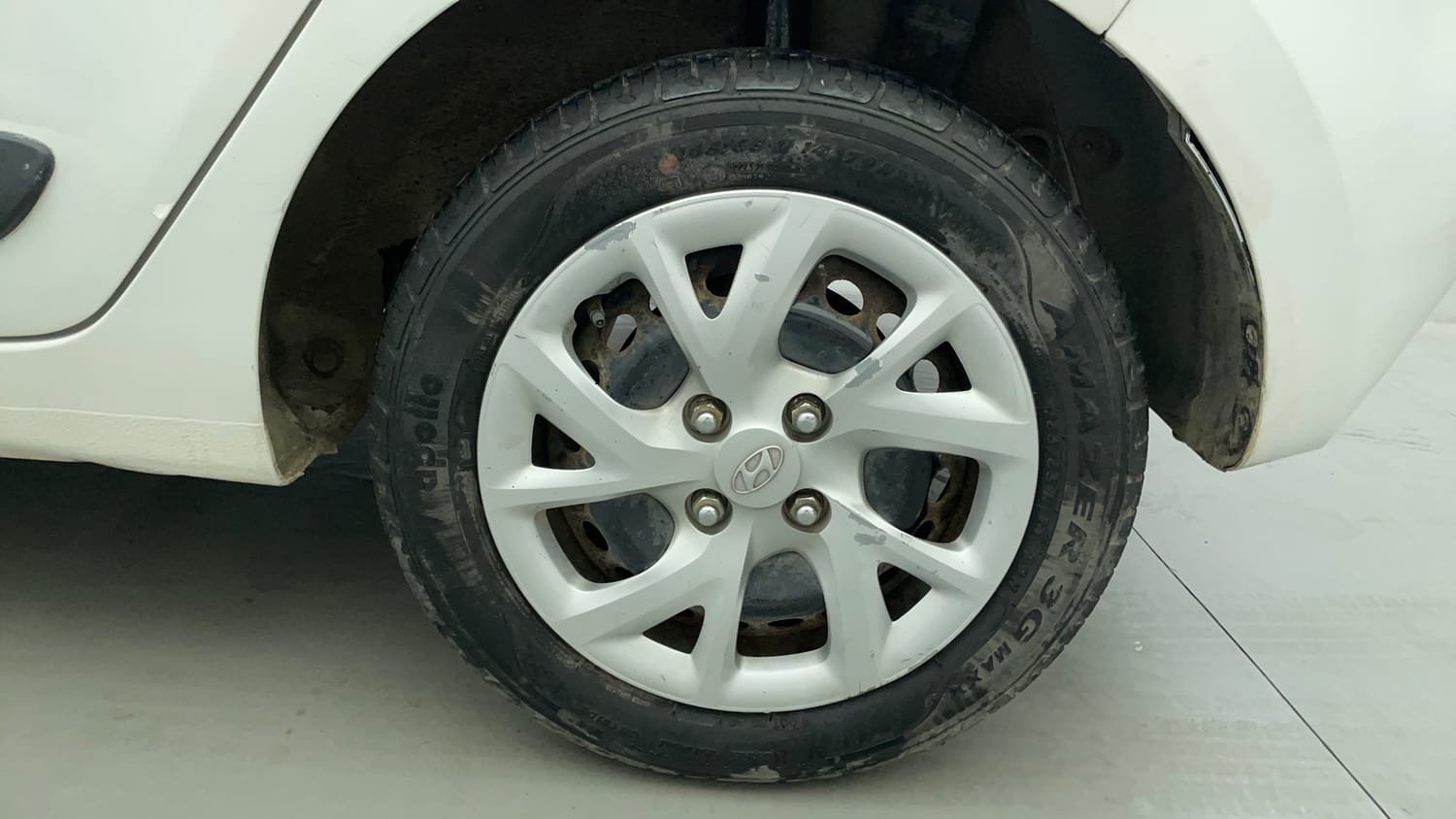 Used 2018 Hyundai Grand i10 Sportz (O) 1.2 Kappa VTVT Petrol Manual tyres LEFT REAR TYRE RIM VIEW