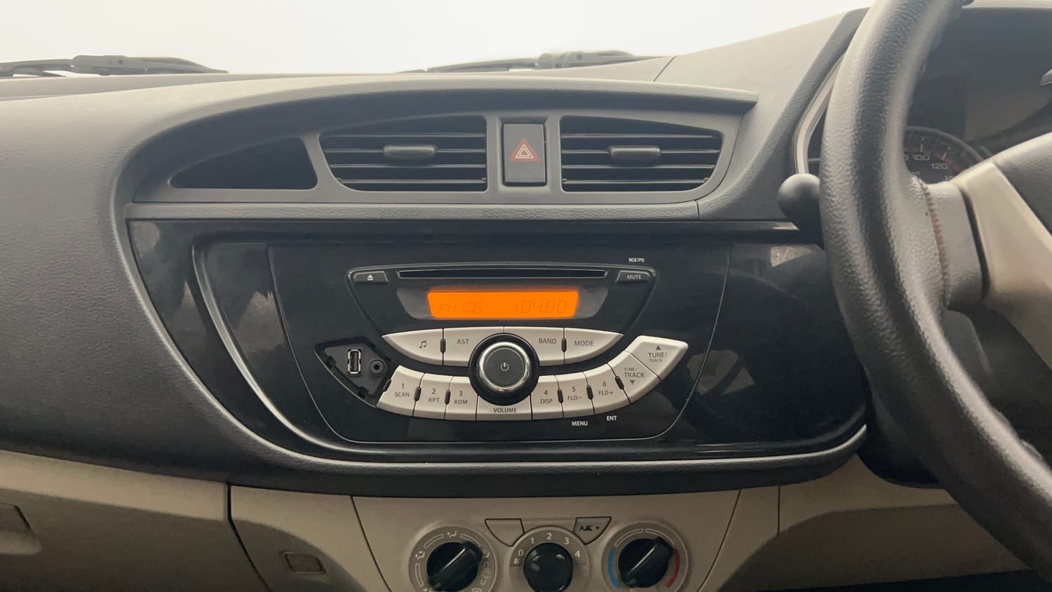 Used 2016 Maruti Suzuki Alto K10 VXi AMT Petrol Automatic interior MUSIC SYSTEM & AC CONTROL VIEW