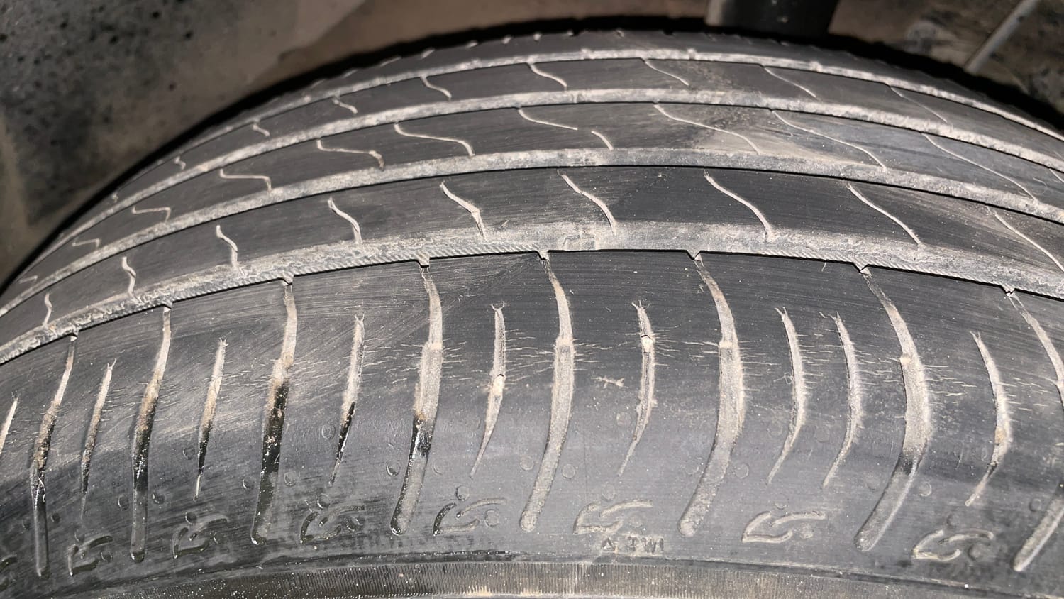 Used 2023 Maruti Suzuki Brezza ZXi Plus Petrol Manual tyres RIGHT FRONT TYRE TREAD VIEW