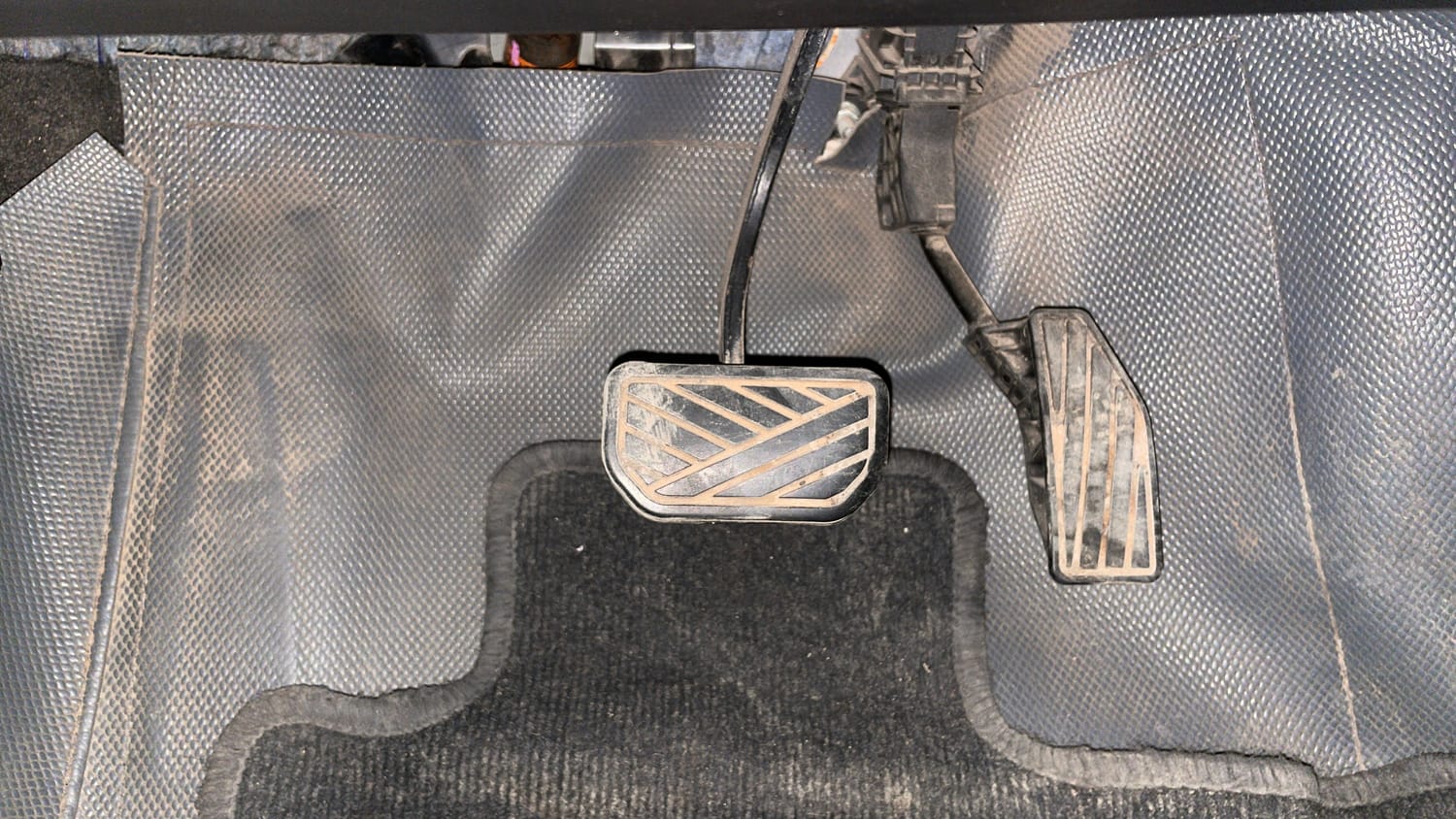Used 2018 Maruti Suzuki Baleno Alpha 1.2 AT Petrol Automatic interior PEDALS VIEW