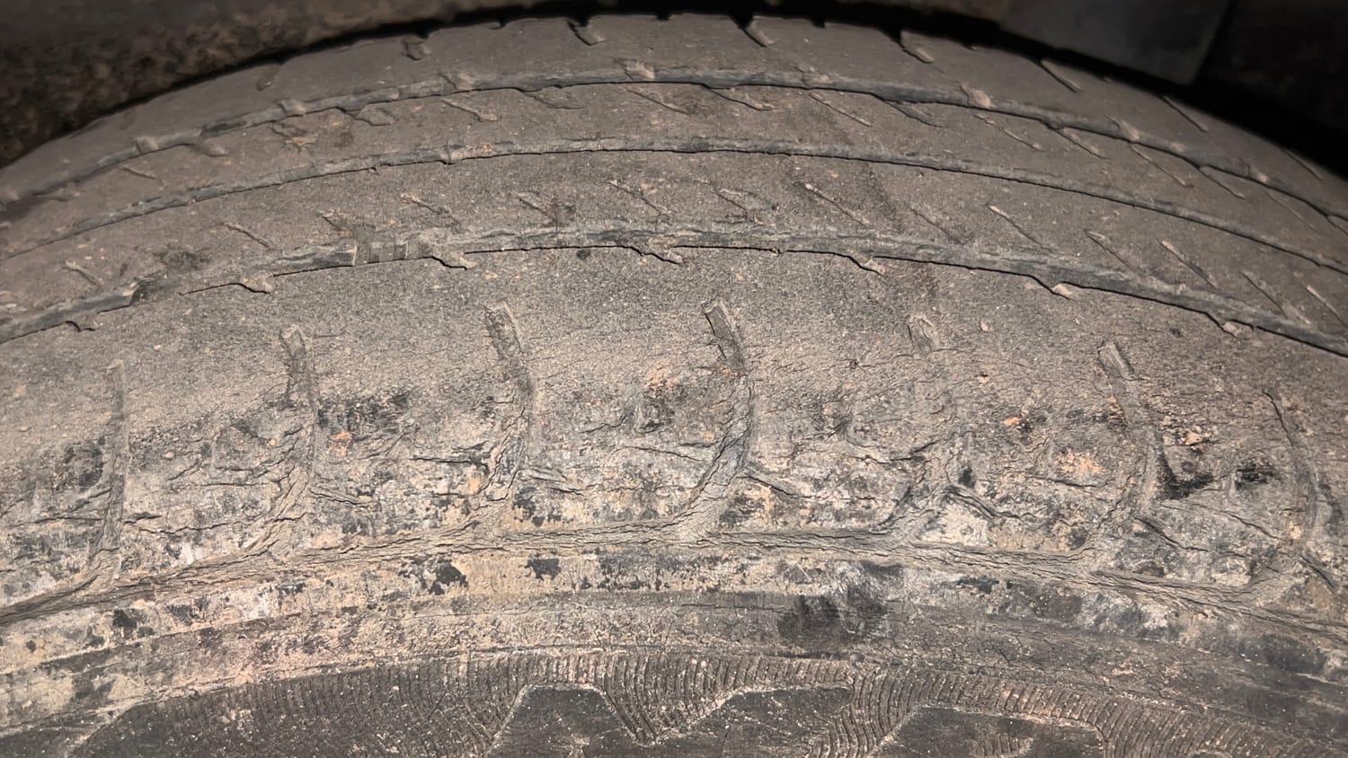 Used 2019 Maruti Suzuki Wagon R VXi 1.2 AMT Petrol Automatic tyres LEFT REAR TYRE TREAD VIEW
