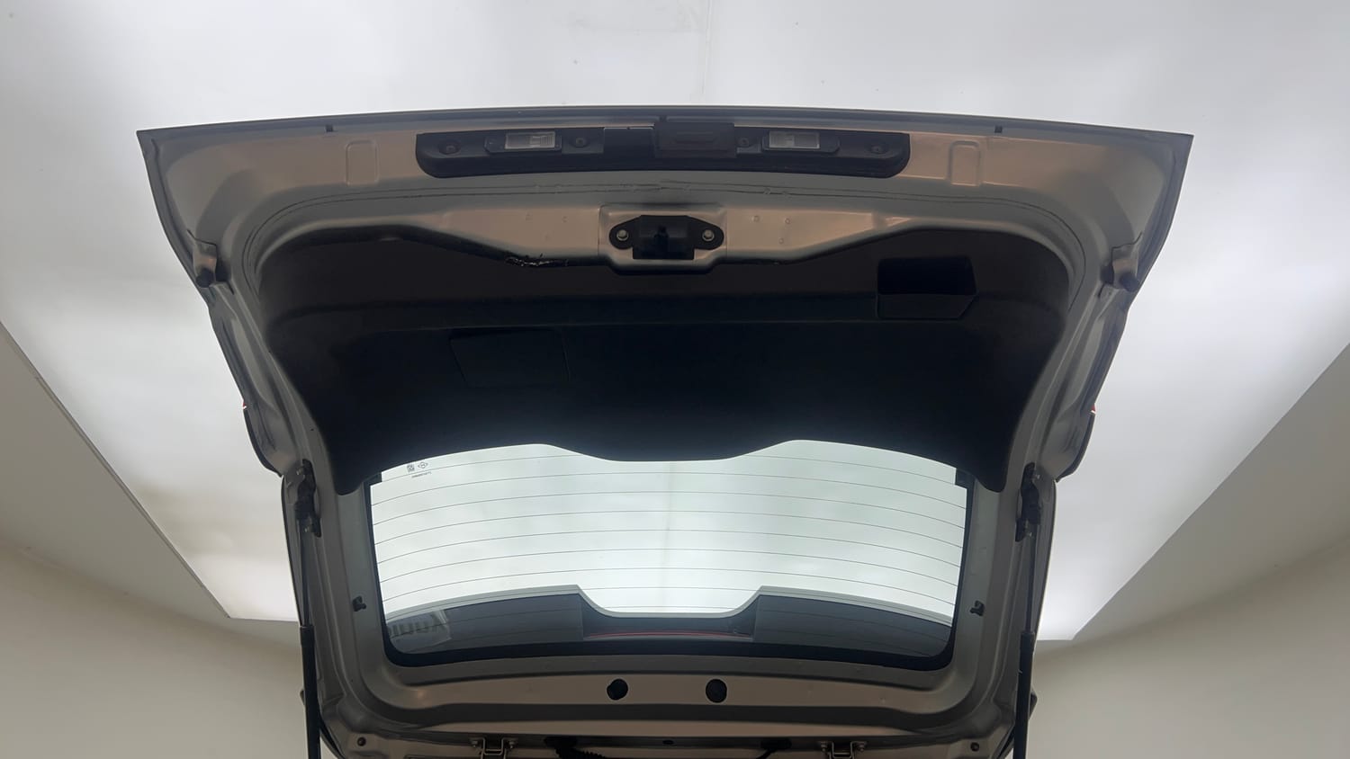 Used 2021 Nissan Magnite XE Petrol Manual interior DICKY DOOR OPEN VIEW